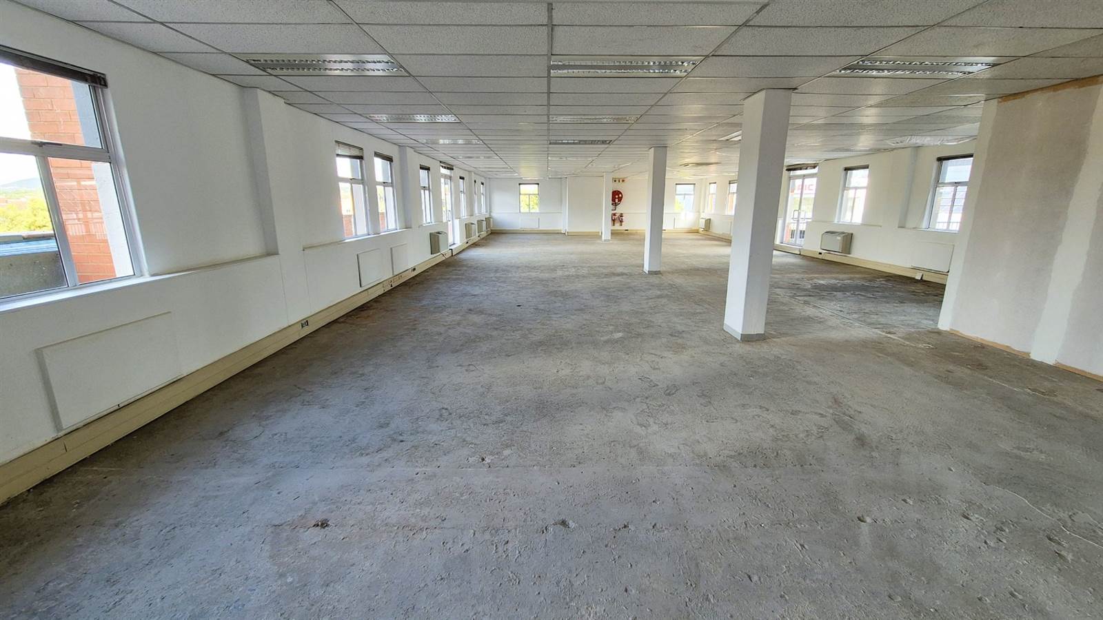 750  m² Office Space in Menlyn photo number 12