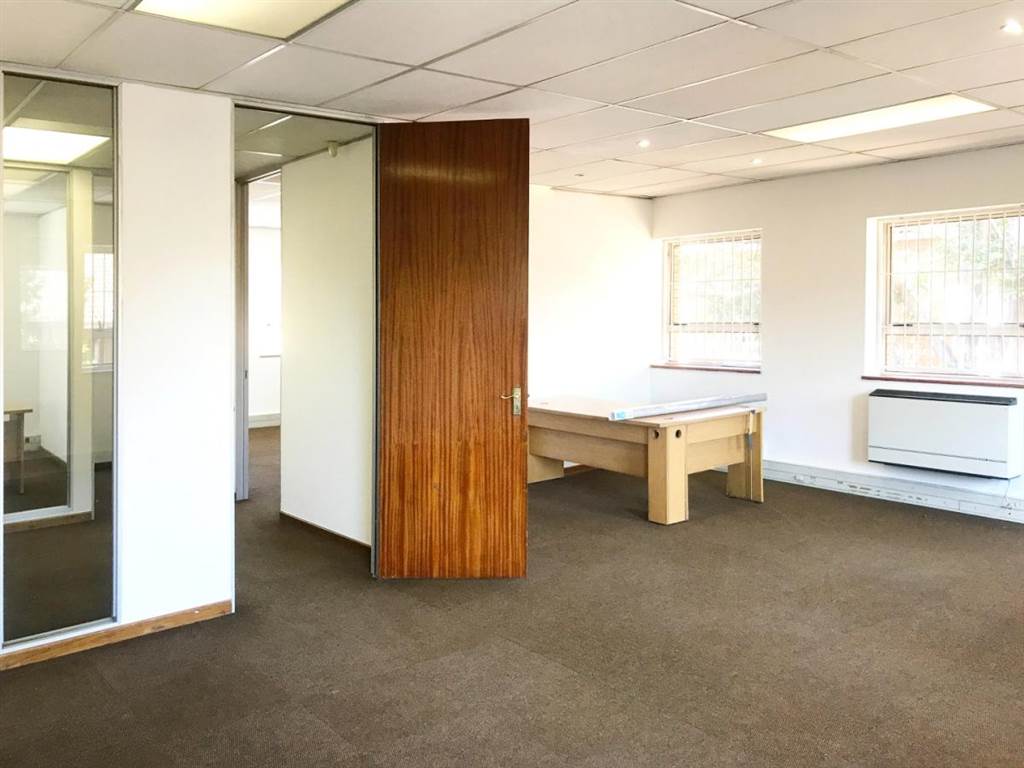 164  m² Office Space in Bedfordview photo number 12