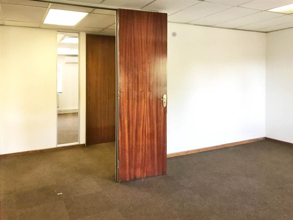 164  m² Office Space in Bedfordview photo number 9