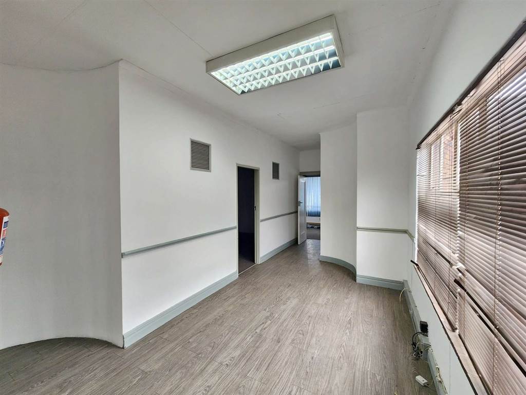 120  m² Commercial space in Eduanpark photo number 1