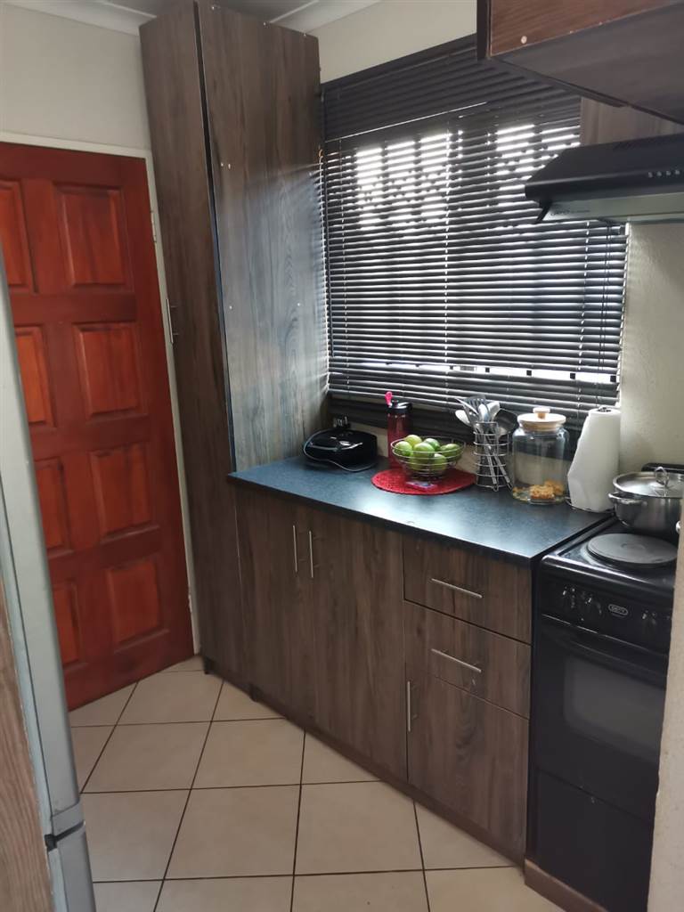 2 Bed House in Benoni CBD photo number 6