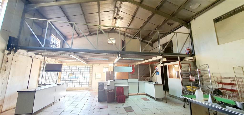 615  m² Commercial space in Louis Trichardt photo number 4