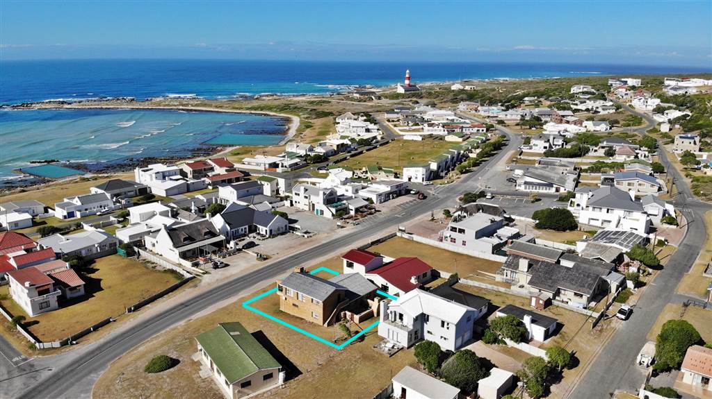 4 Bed House in Agulhas photo number 2