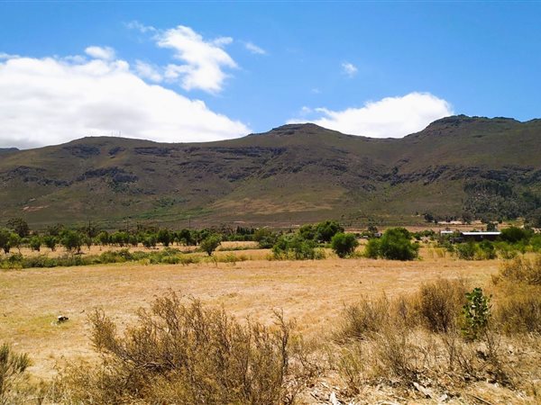 4 457 m² Land