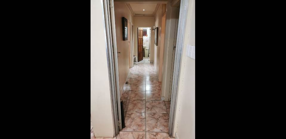 4 Bed House in Mobeni photo number 9