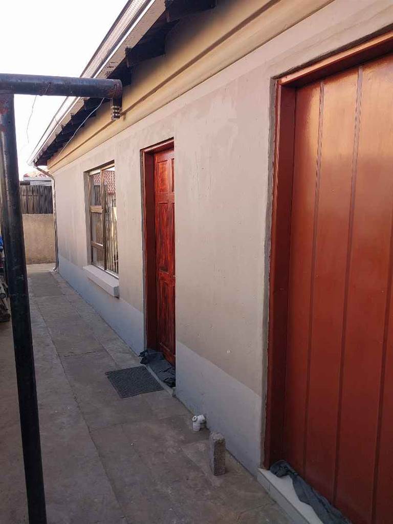 4 Bed House in Boksburg Central photo number 7