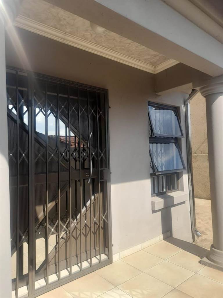 4 Bed House in Boksburg Central photo number 18