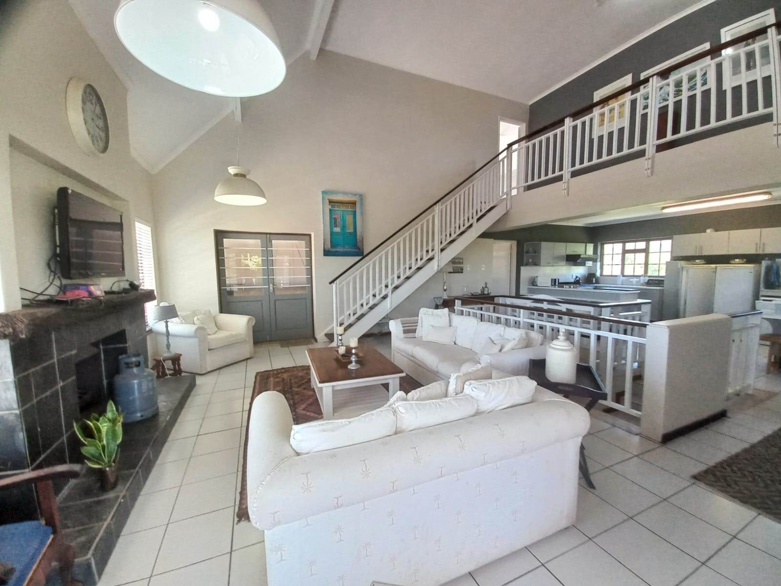 7 Bed House in St Francis Bay photo number 1