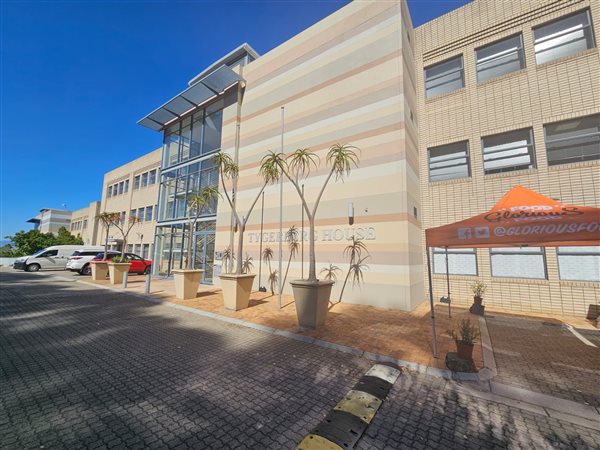 430  m² Commercial space in Plattekloof