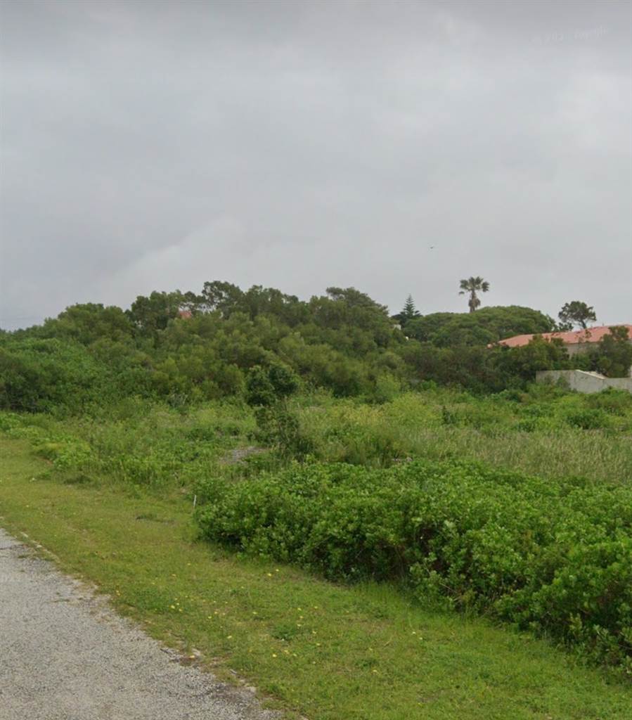 737 m² Land available in St Francis Bay photo number 2