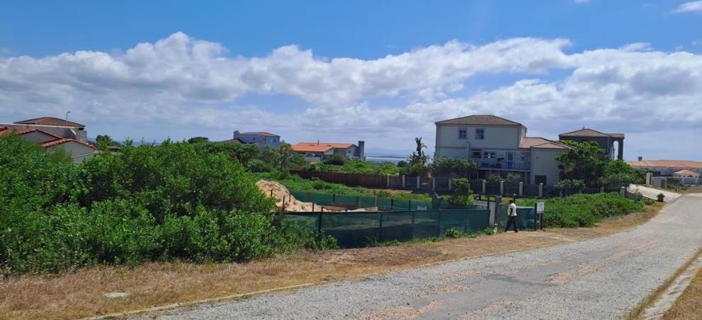 737 m² Land available in St Francis Bay photo number 3