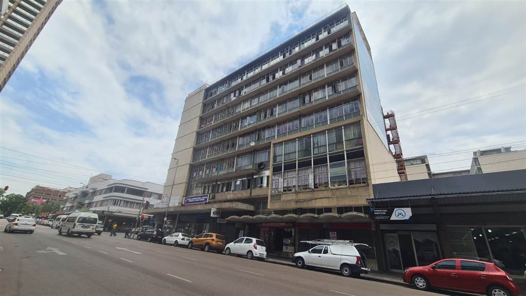 893  m² Commercial space in Pretoria Central photo number 1