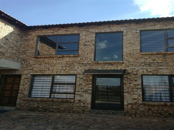 3 Bedroom Flat 3 Bedroom Flat