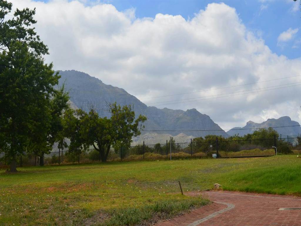 1166 m² Land available in Paradyskloof photo number 10