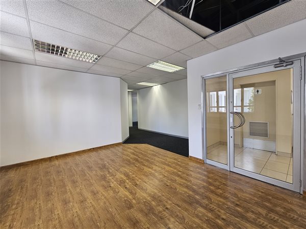 543.8  m² Commercial space