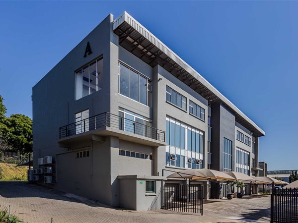 247  m² Commercial space