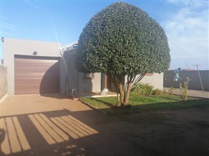 2 Bed House in Lakeside