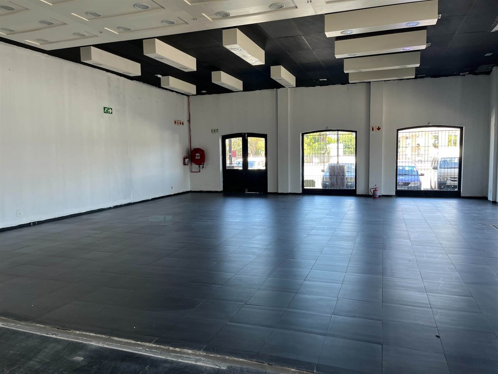 150  m² Commercial space in Somerset West Central photo number 8