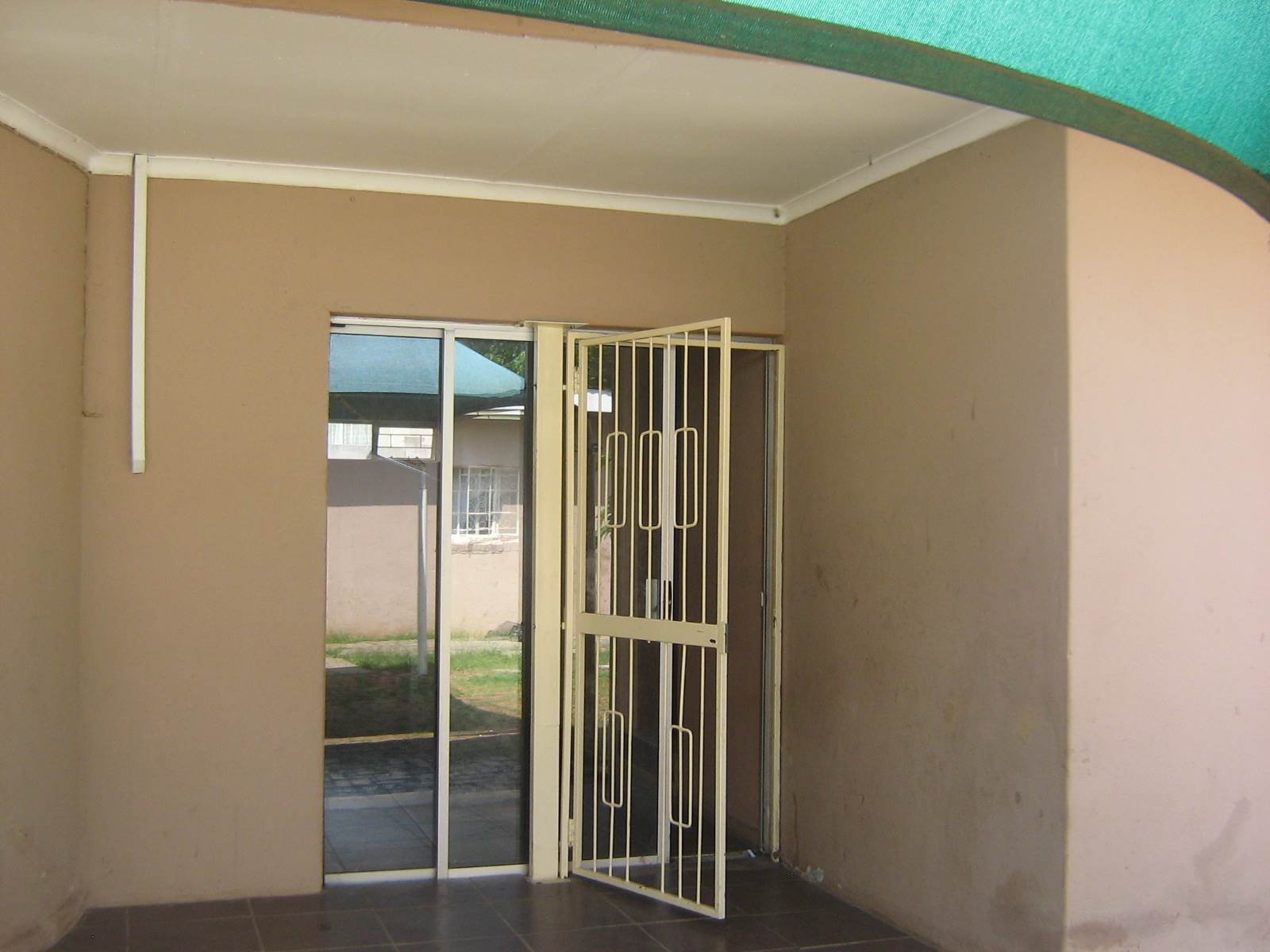 1 Bed Apartment in Polokwane Central photo number 8