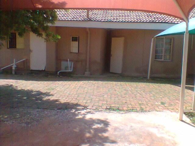1 Bed Apartment in Polokwane Central photo number 3