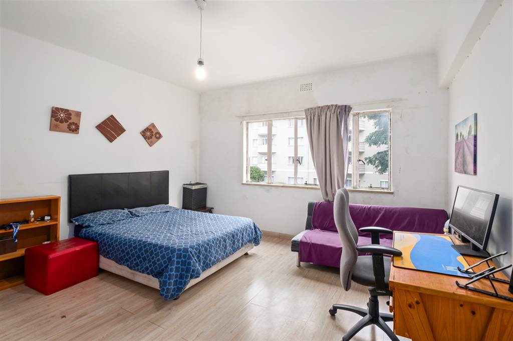 2 Bed Apartment in Rondebosch photo number 9