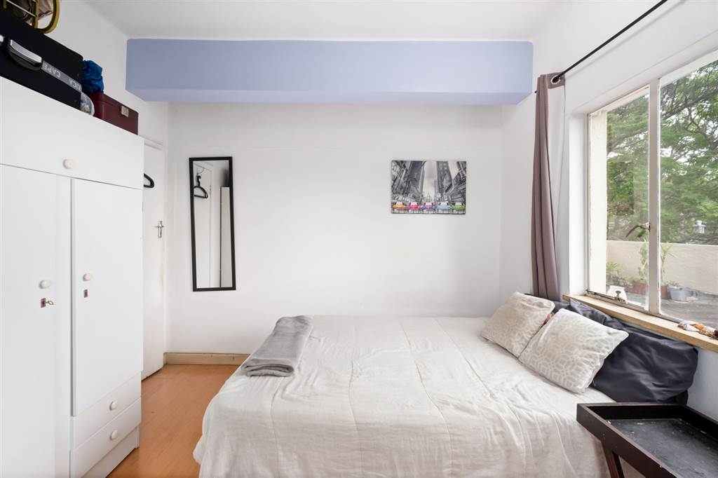 2 Bed Apartment in Rondebosch photo number 8
