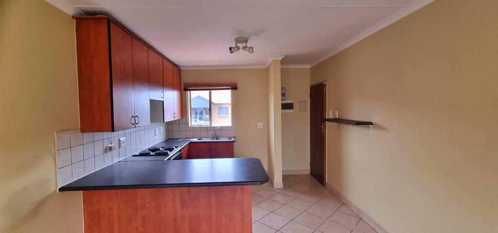 1 Bed Apartment in Vorna Valley photo number 3