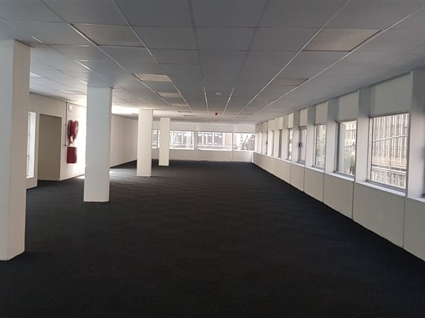 305  m² Office Space