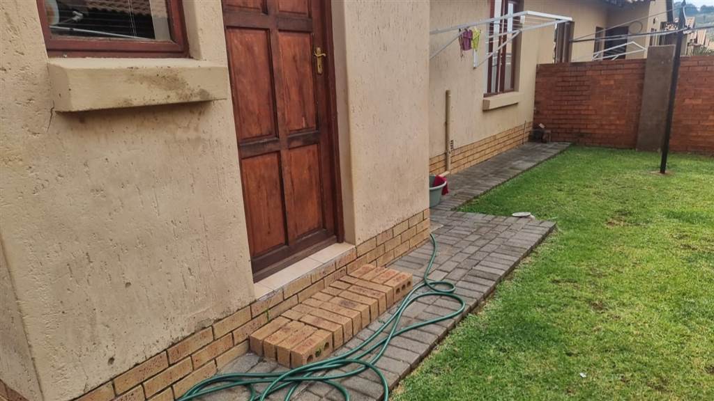 2 Bed Townhouse in Krugersdorp Central photo number 18