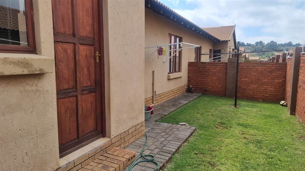 2 Bed Townhouse in Krugersdorp Central photo number 19