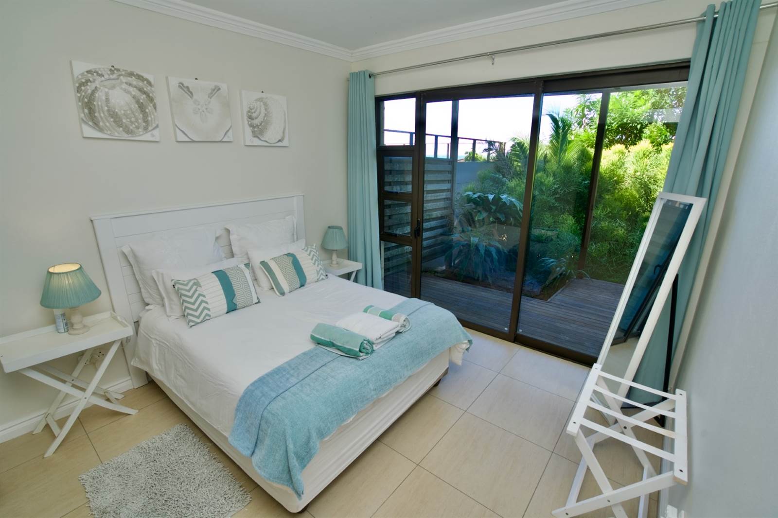 4 Bed Duplex in Blythedale Beach photo number 8