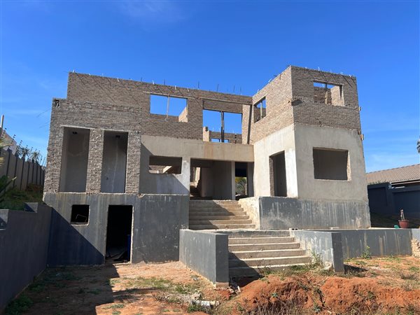 4 Bedroom House 4 Bedroom House