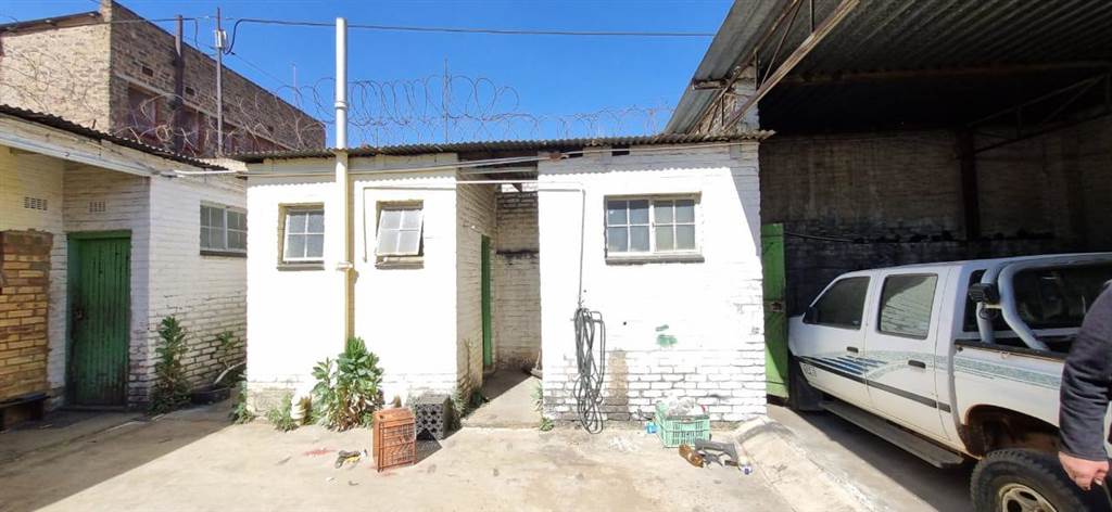 495  m² Industrial space in Krugersdorp Central photo number 2