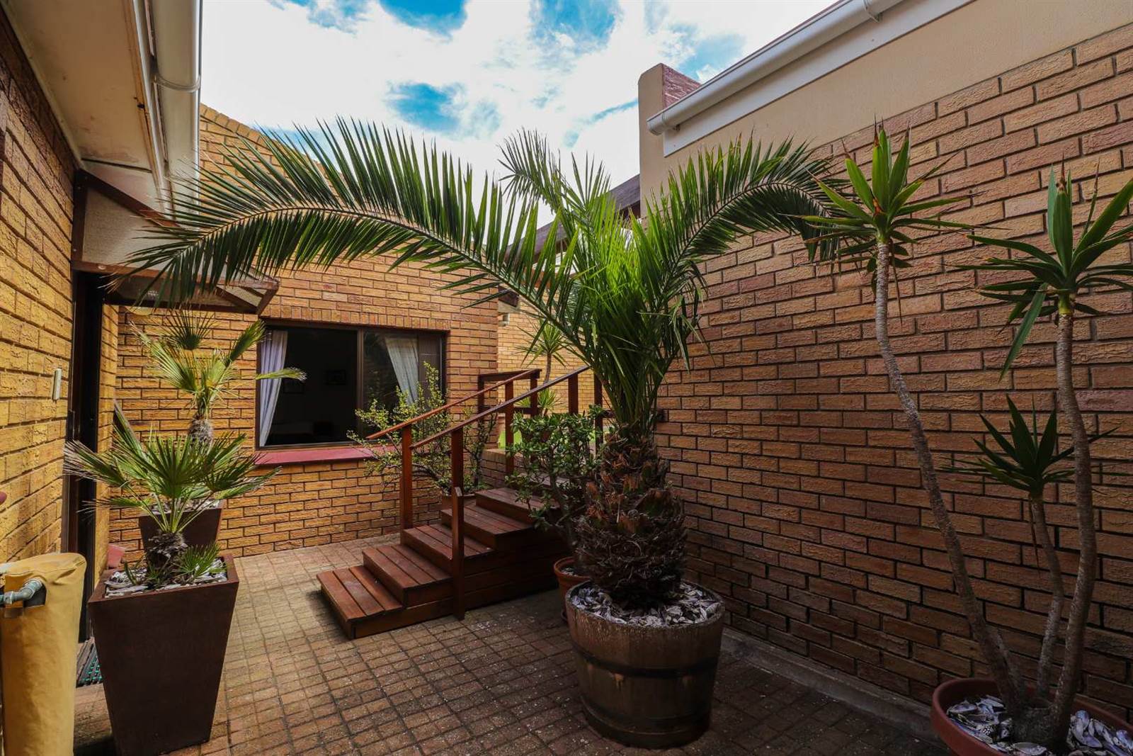 3 Bed Townhouse in Mossel Bay Central photo number 10