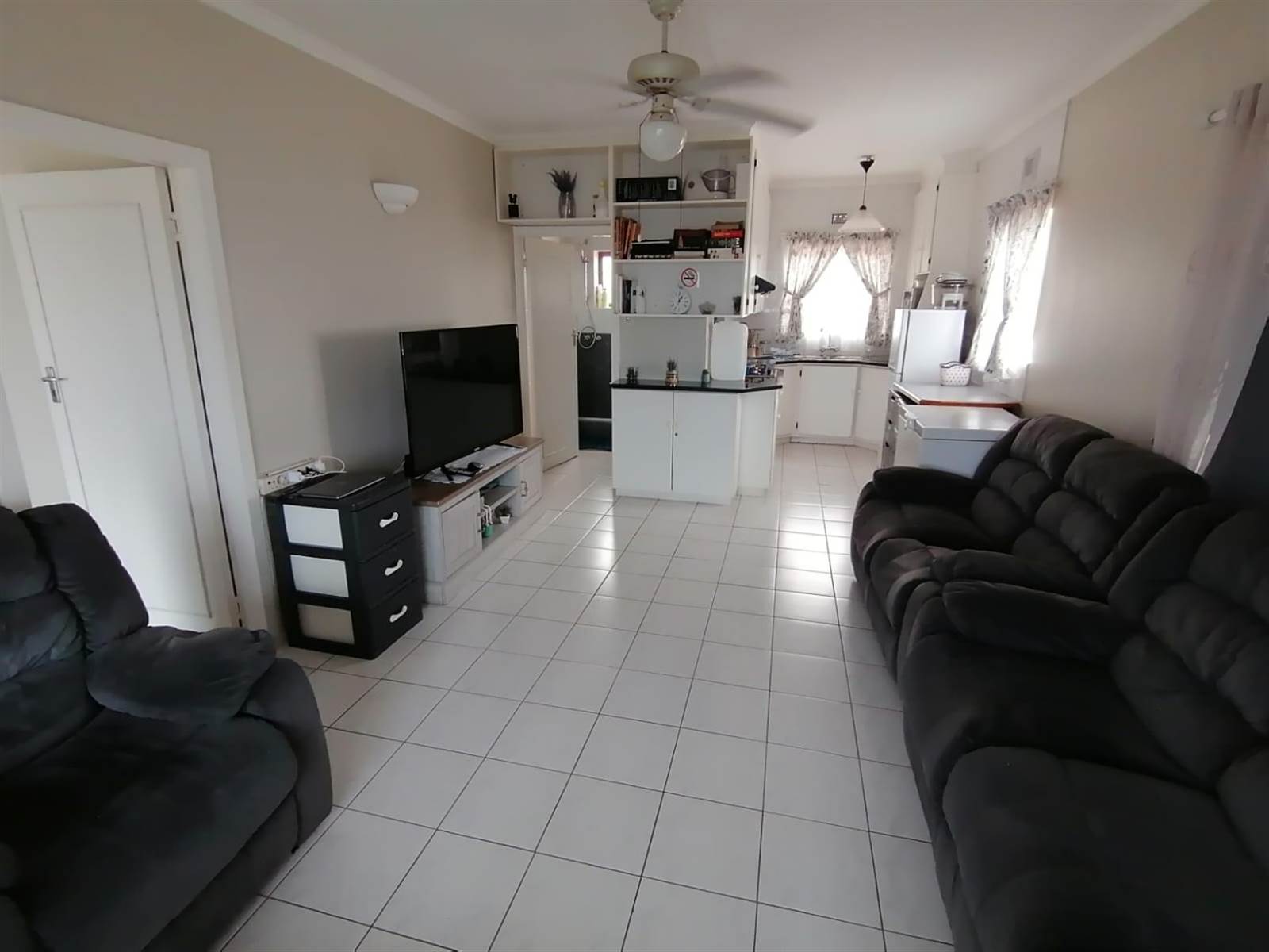 1 Bed Apartment in Shelly Beach photo number 14