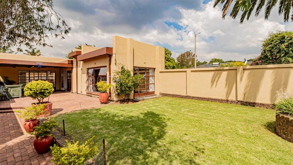 4 Bed House in Edenvale photo number 15