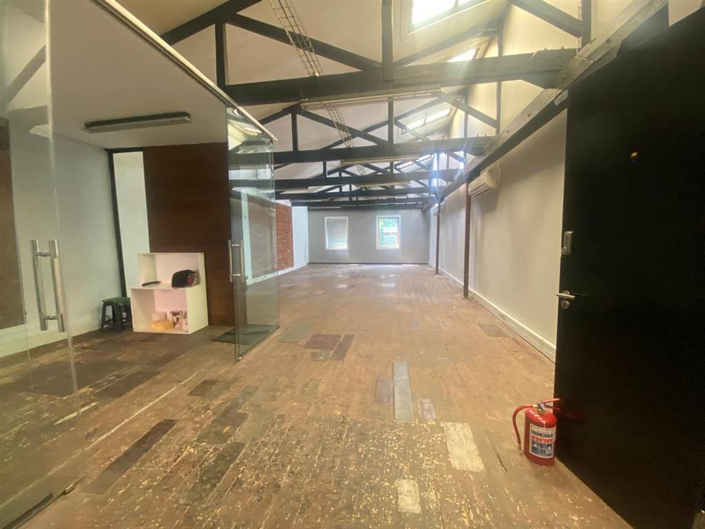 148  m² Commercial space in Bo-Kaap photo number 2