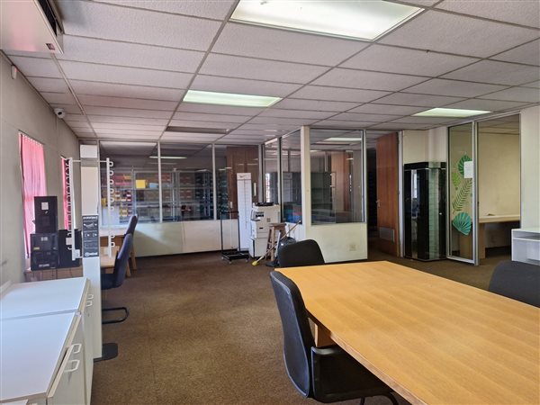 248  m² Office Space in Lyndhurst