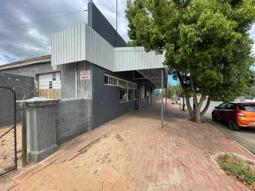 420  m² Commercial space in Ladismith photo number 2