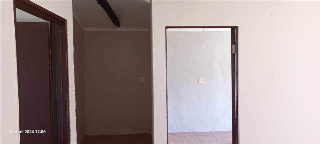 100  m² Commercial space in Louis Trichardt photo number 3