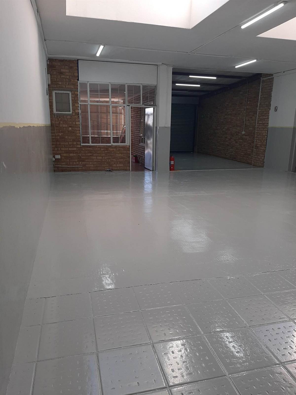 200  m² Commercial space in Krugersdorp Central photo number 4