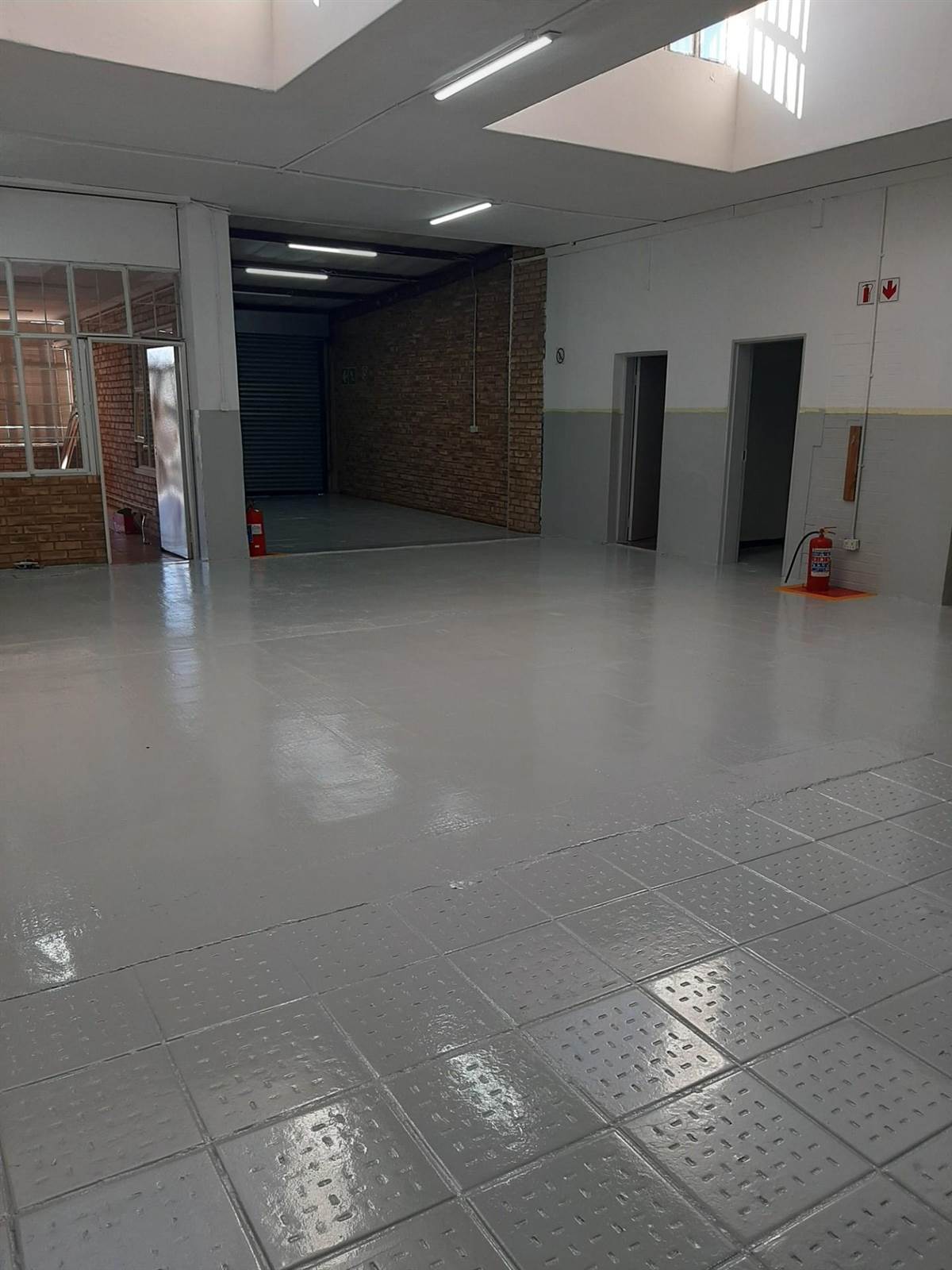 200  m² Commercial space in Krugersdorp Central photo number 3