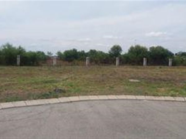 563 m² Land available in Brits