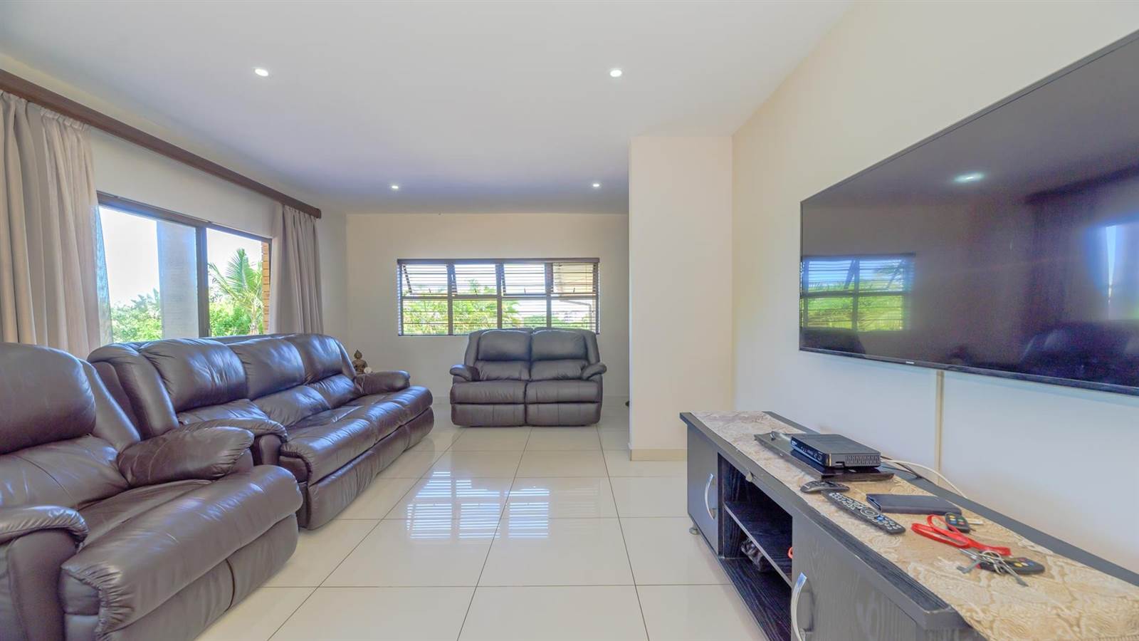 5 Bed House in Ballito photo number 10