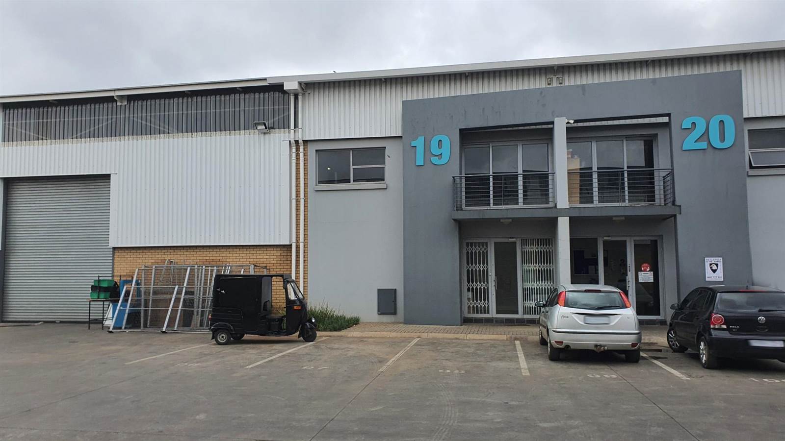964  m² Industrial space in Pomona photo number 1