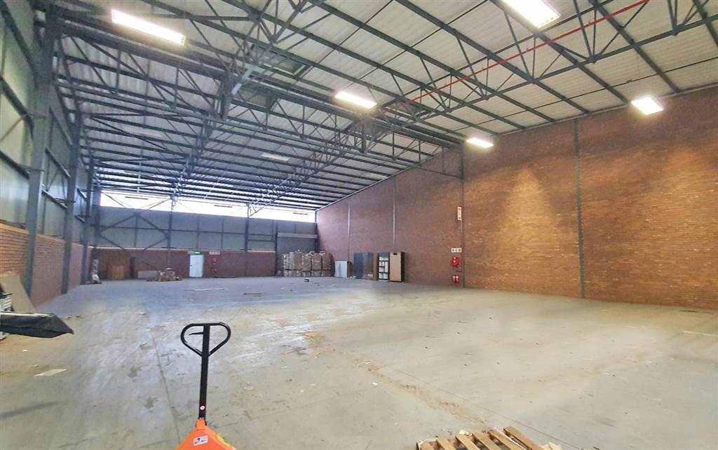 964  m² Industrial space in Pomona photo number 4