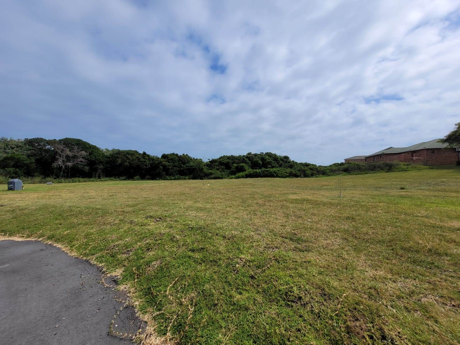 550 m² Land available in Cove Rock photo number 1