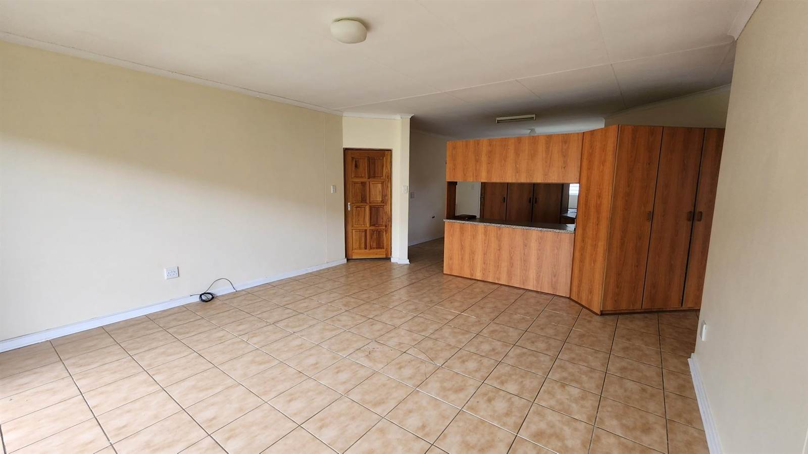 2 Bed Apartment in Quaggafontein photo number 9