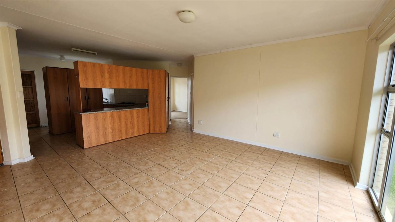 2 Bed Apartment in Quaggafontein photo number 4
