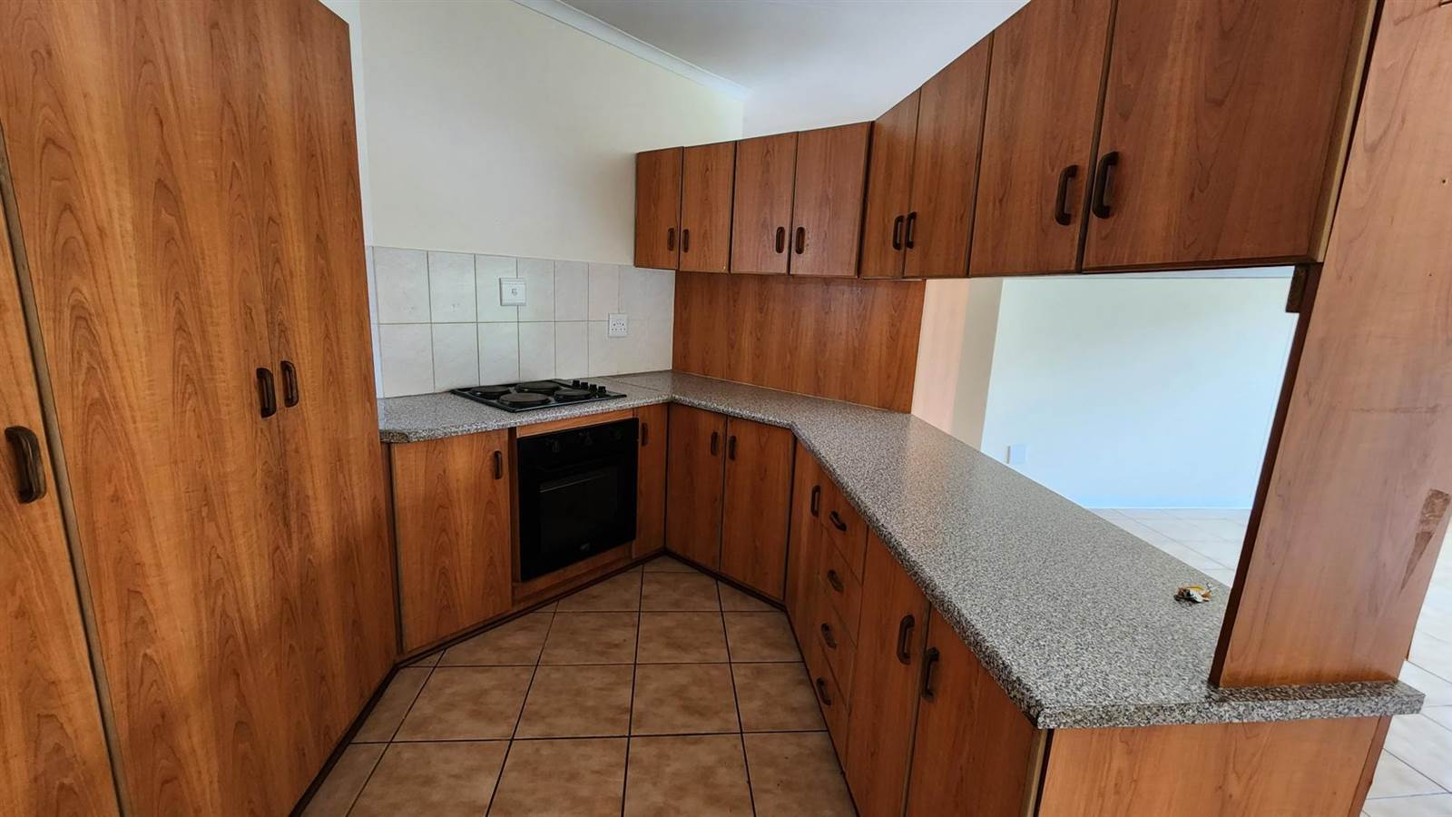 2 Bed Apartment in Quaggafontein photo number 7
